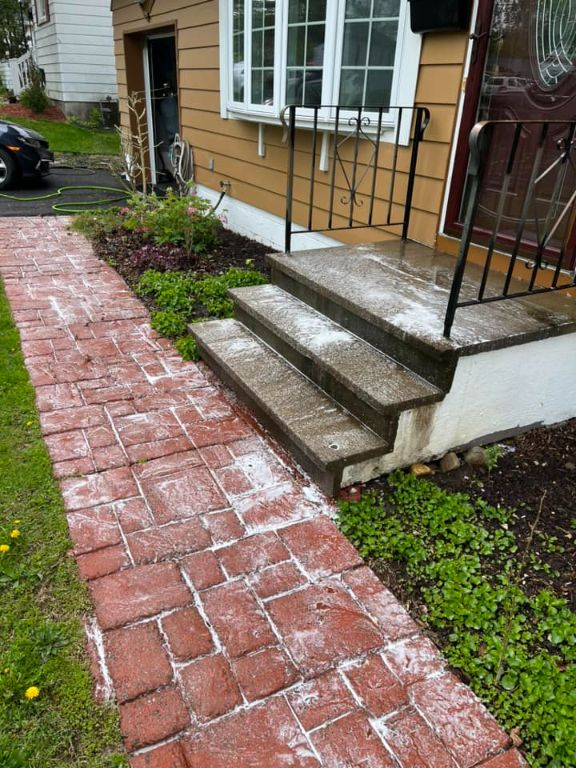 Gallery Image : JCH Softwash LLC
